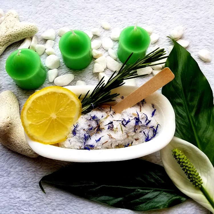 "Clear Your Mind" Bath Soak - Dead Sea Salt with Corn flowers, Rosemary & Lemon